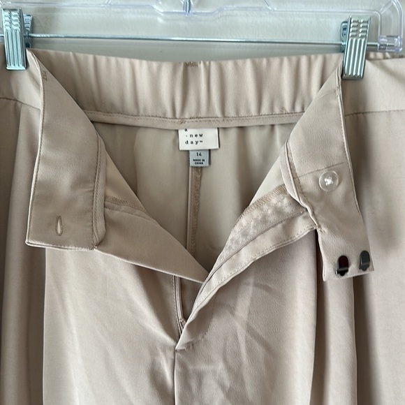 Women's Size 14 Dress Pants Tan A New Day - Picture 3 of 4